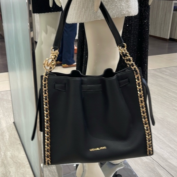 MICHAEL KORS Mina Large Chain Shoulder Tote Bag
Black
NWT - Picture 5 of 16